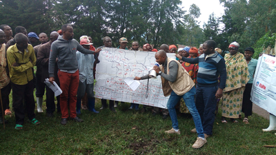 As part of the FARM program, Mercy Corps conducted a participative cartography activity in Bugusa Hill, DRC, and shared the findings with the local population during several meetings.